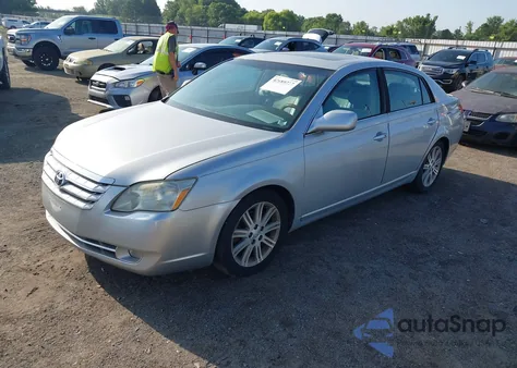 2005 Toyota Avalon Limited из США, поврежденный, VIN 4T1BK36B95U036598